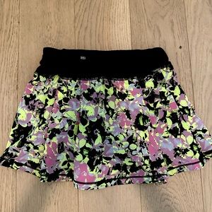 LULULEMON DISCONTINUED NEON FLORAL PACEL RIVAL SKIRT (SIZE 2)
